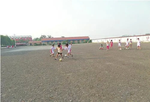 小学生足球赛济南冠军_济南市小学生足球比赛_济南足球赛冠军小学生名单