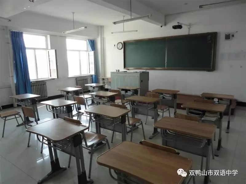 佳木斯一中学生跳江_佳木斯大学跳高冠军_佳木斯学生跳江